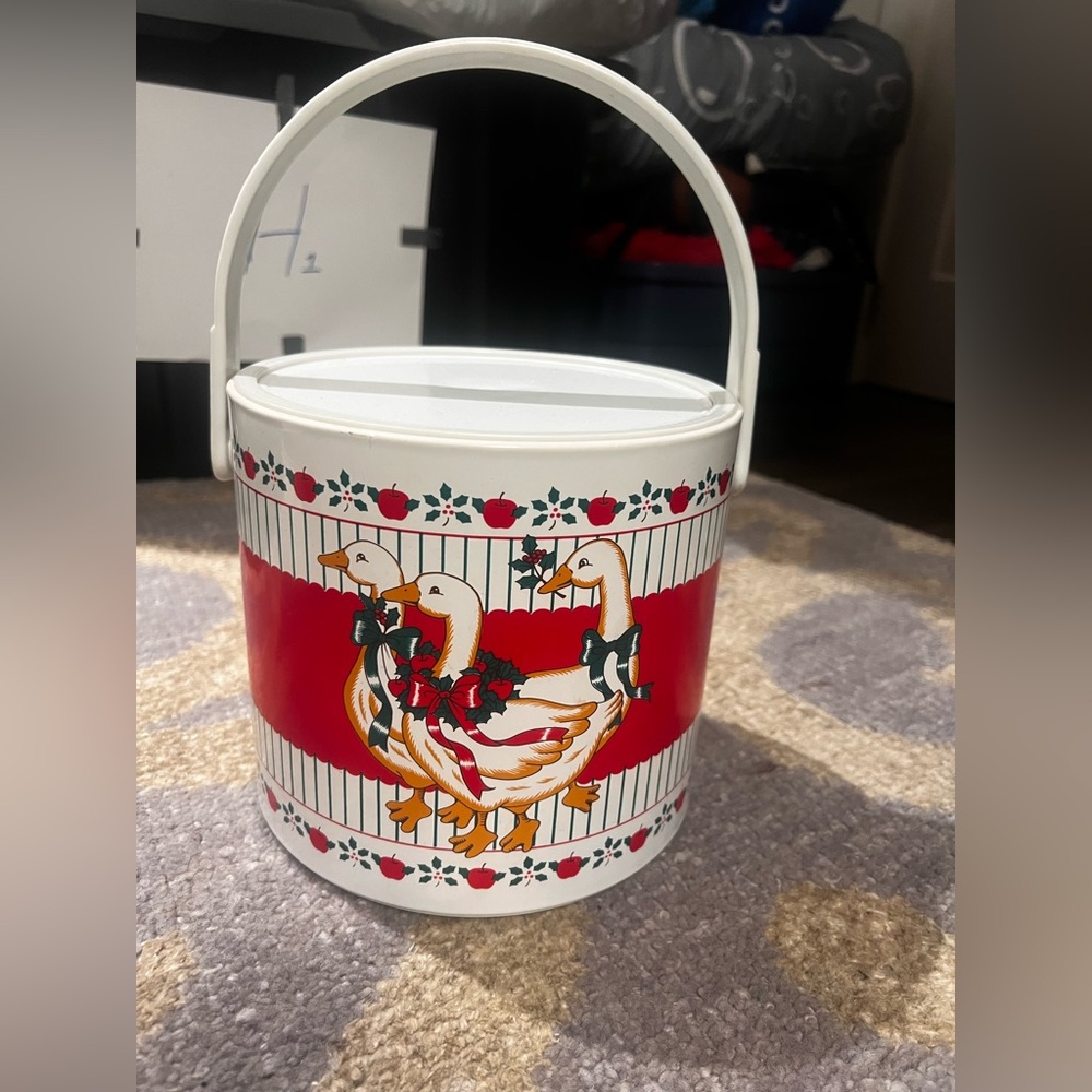 Vintage goose ice bucket - Christmas theme, cottage core